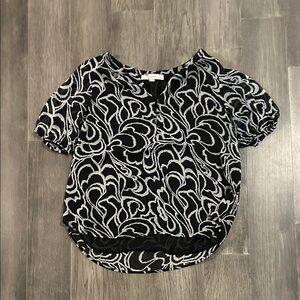 LOFT Black and White Patterned Women's Top